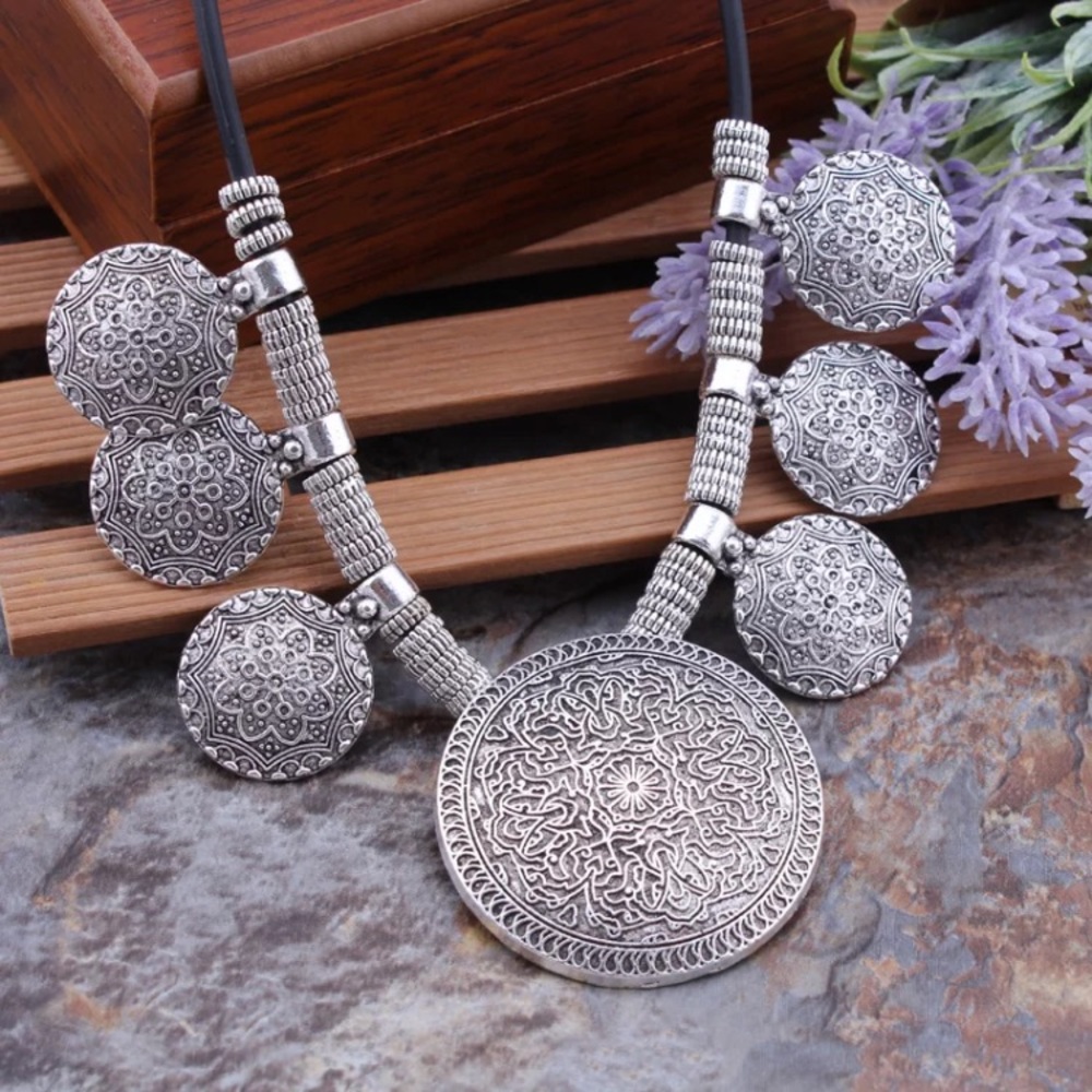 New! Tibetan Coin Statement Necklace - Picture 3 of 7